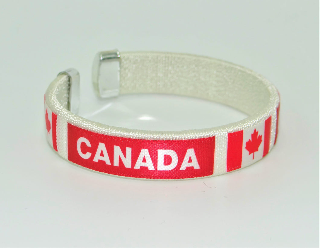 Canada C-Bracelet