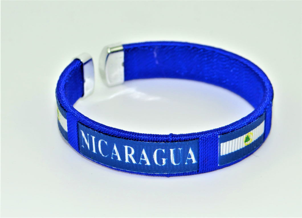 Nicaragua C-Bracelet