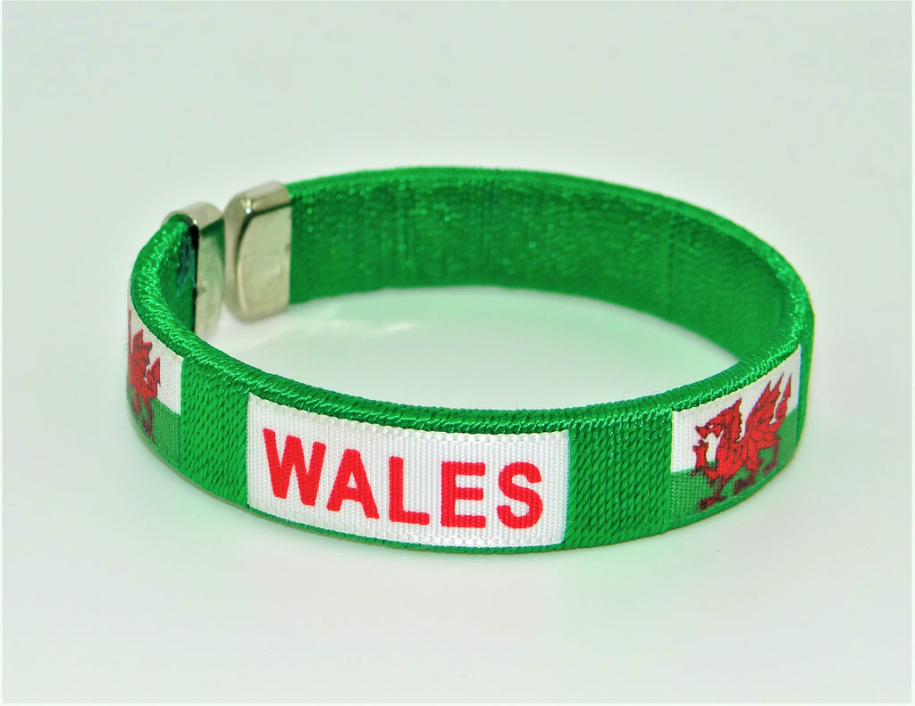 Wales C-Bracelet